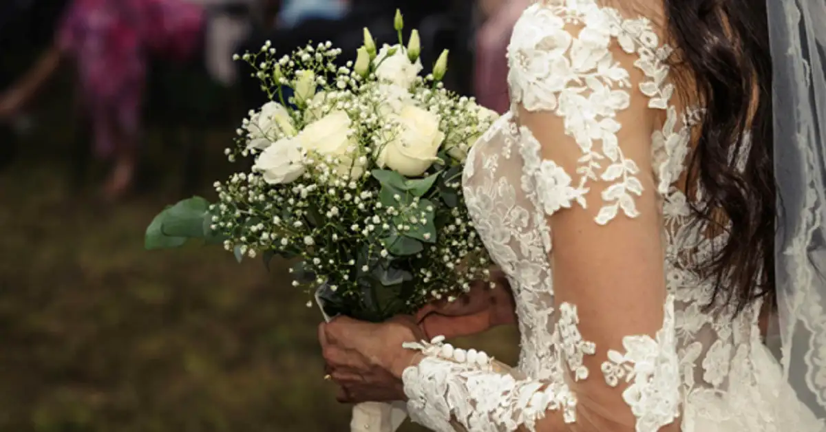 brides find the perfect dress